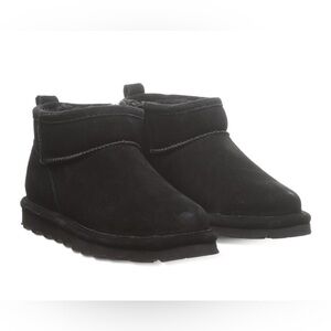 BEARPAW Shorty Youth Ankle Boot Black Size 4 Comfortable & Durable Slip On Kids